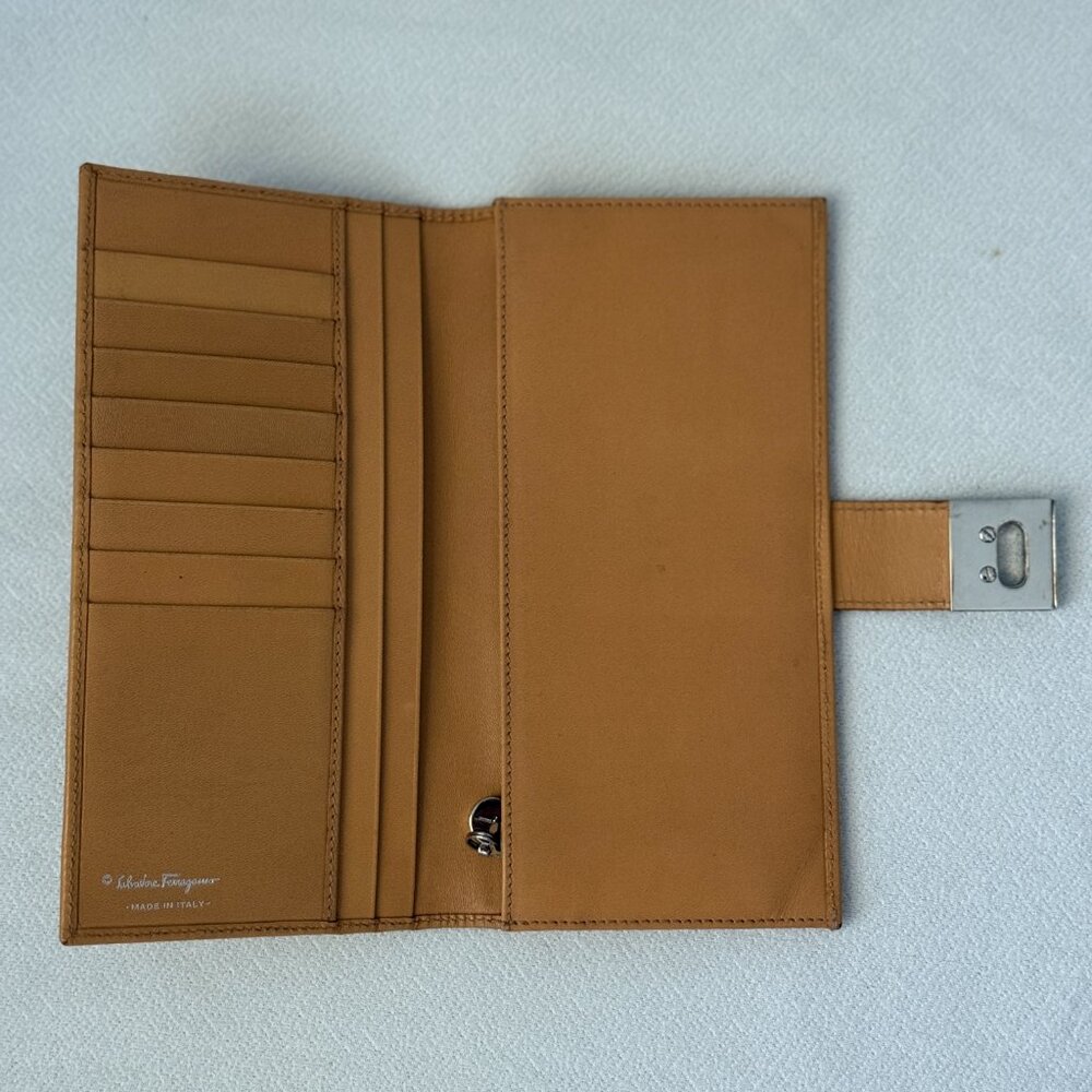 Salvatore Ferragamo Leather Wallet – Brown